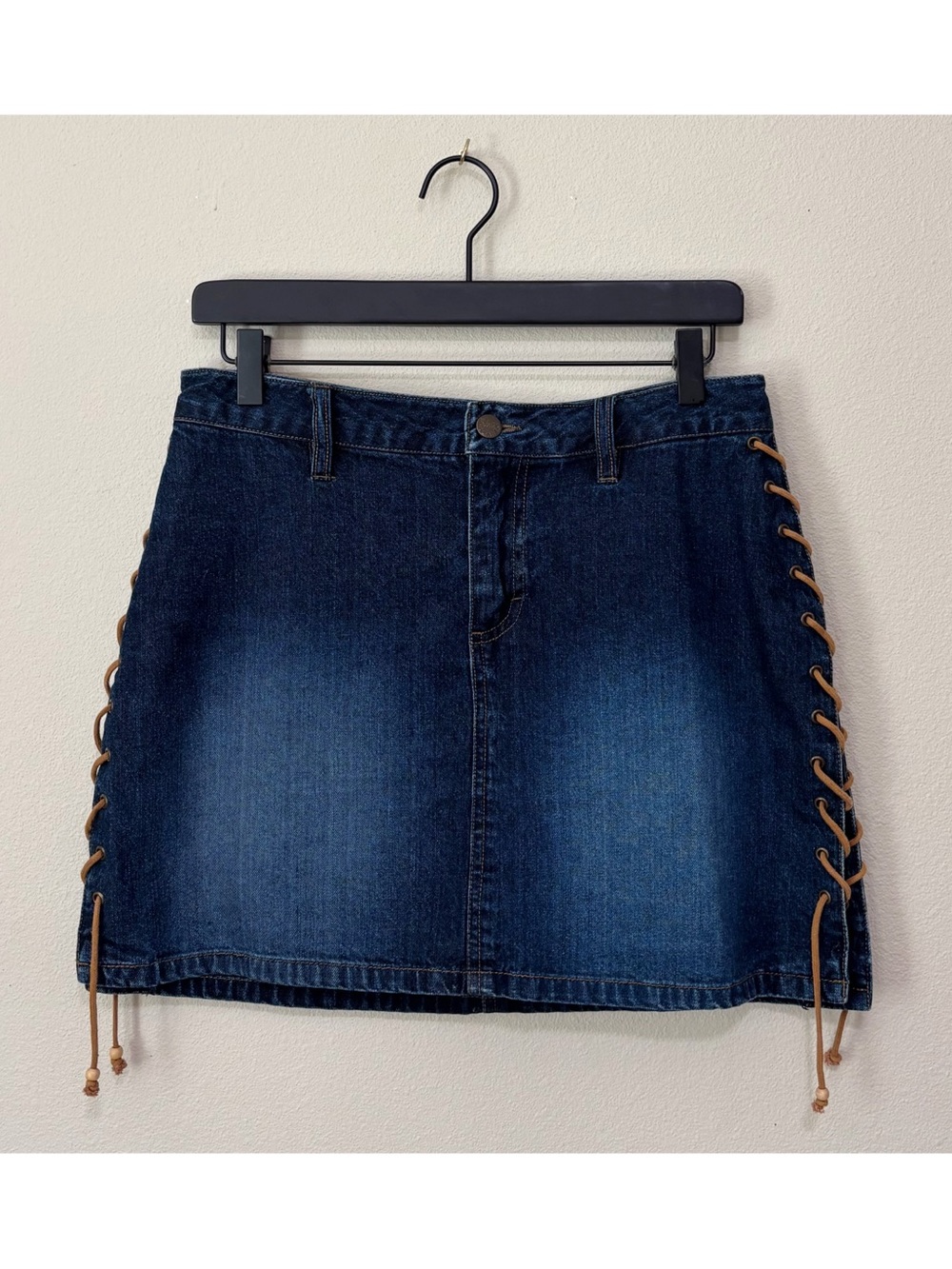 Vintage Y2K Mudd Size 5 Blue Wash Side Lace Up Denim Mini Skirt